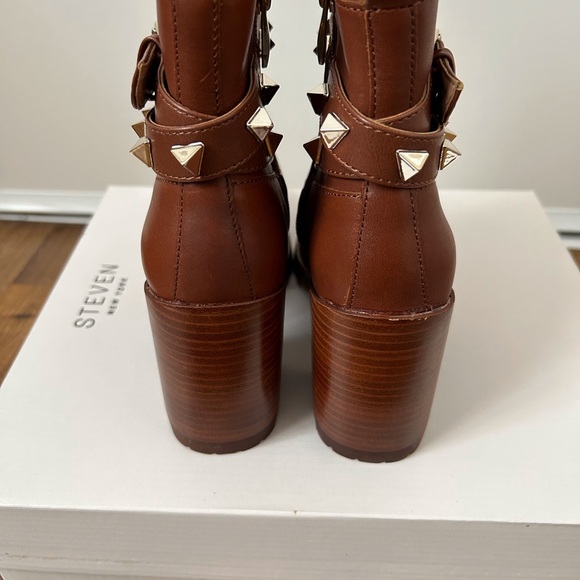 New Steven by Steve Madden Ibby Leather Heeled Booties - Picture 3 of 9